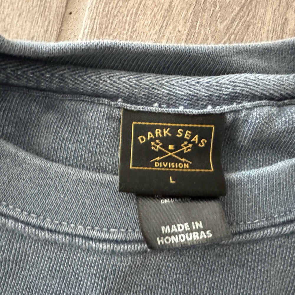 Dark Seas Beach Crew Size Large